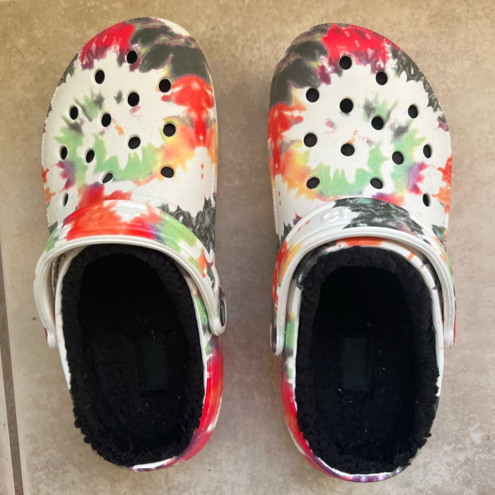 Fur lined tie dye croc